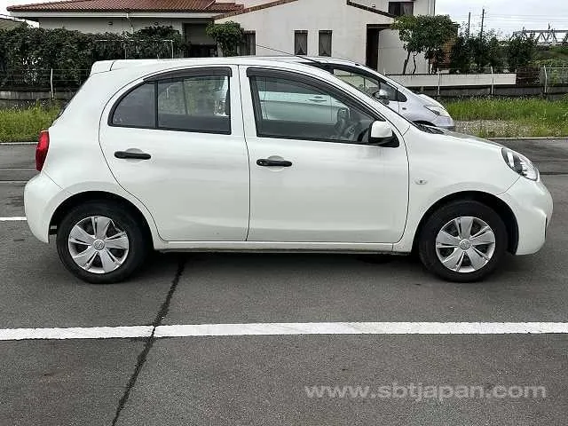 Nissan March 2014 photo 5