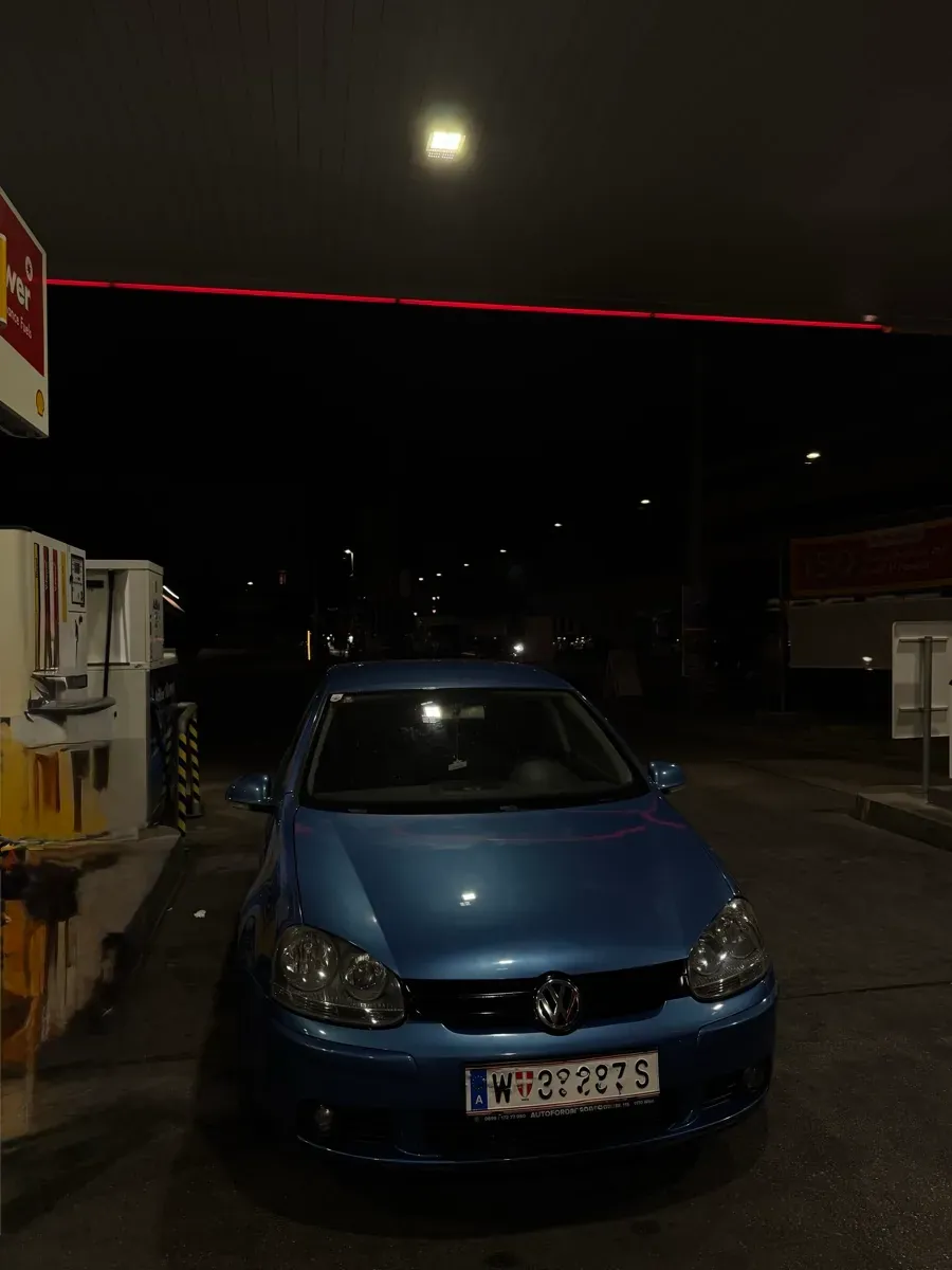 Volkswagen Golf 2004 photo 2