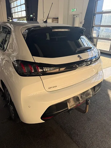 Peugeot 208 2021 photo 3