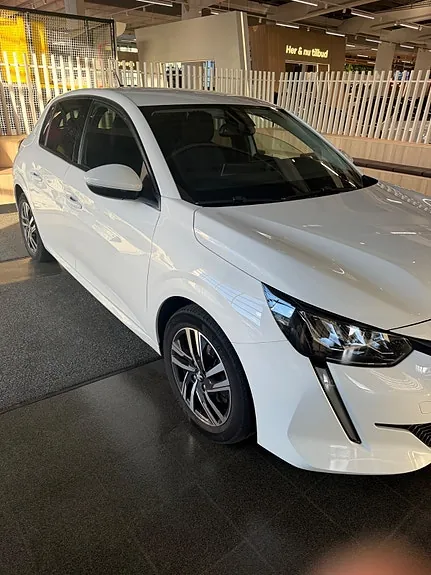 Peugeot 208 2021 photo 2