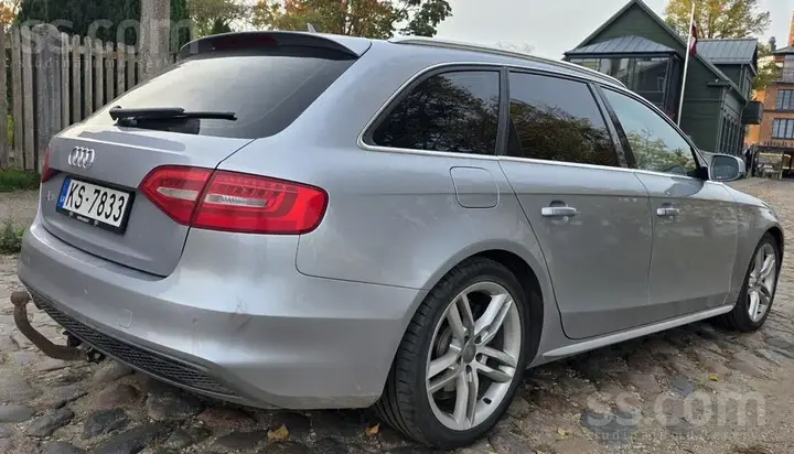 Audi A4 Avant 2014 photo 4