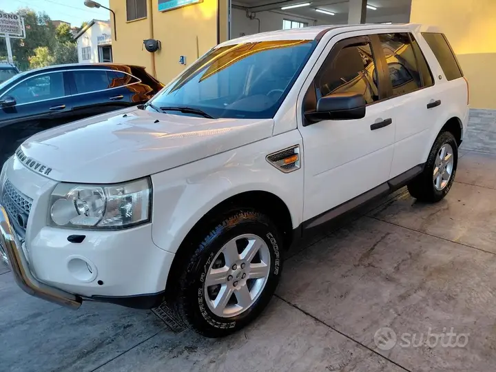 Land Rover Freelander 2008 photo 2