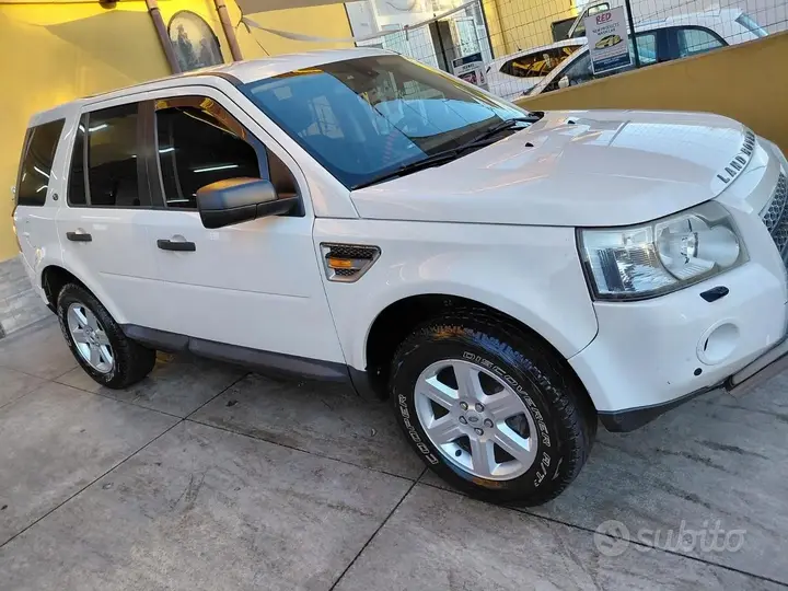 Land Rover Freelander 2008 photo 3