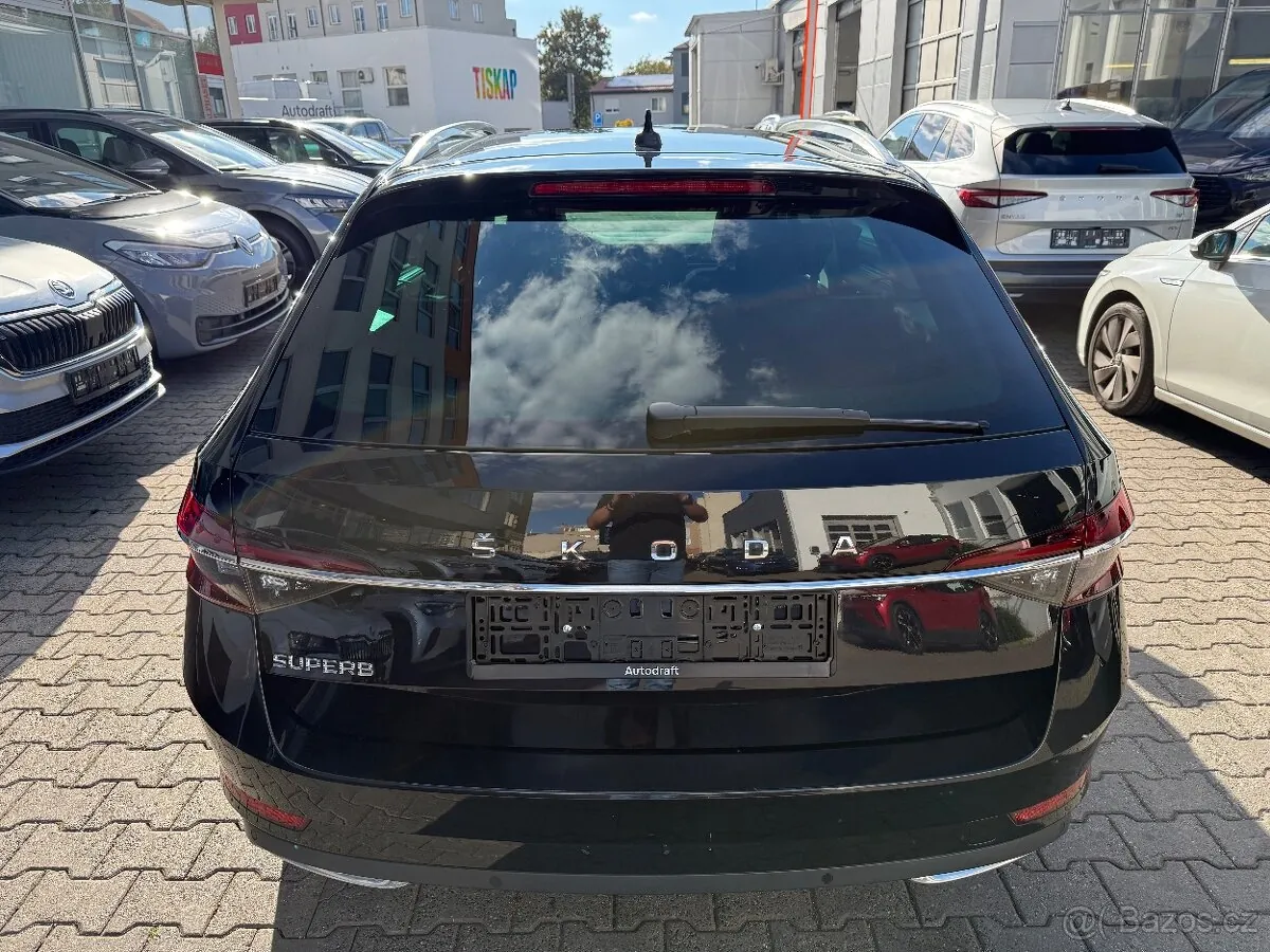 Skoda Superb 2023 photo 5