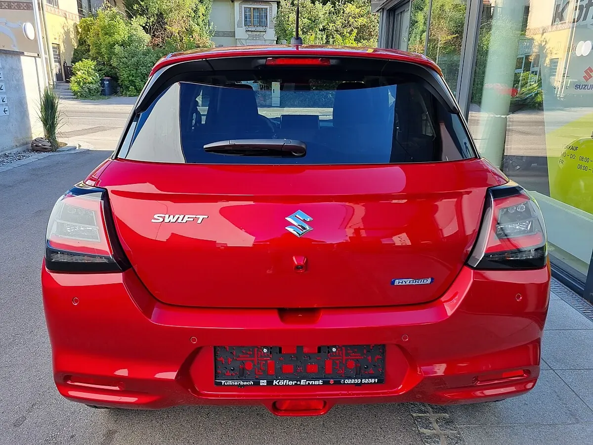 Suzuki Swift photo 3