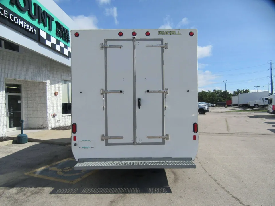 Ford E-450 2024 photo 4