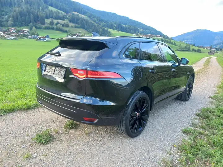 Jaguar F-Pace 2018 photo 3