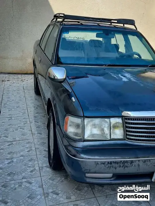 Toyota Crown 1992 photo 2