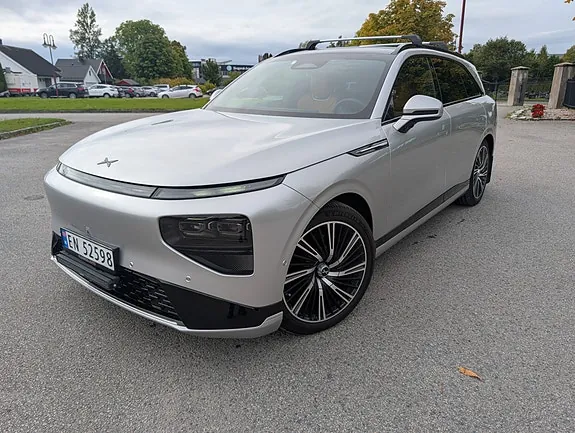 Xpeng G9