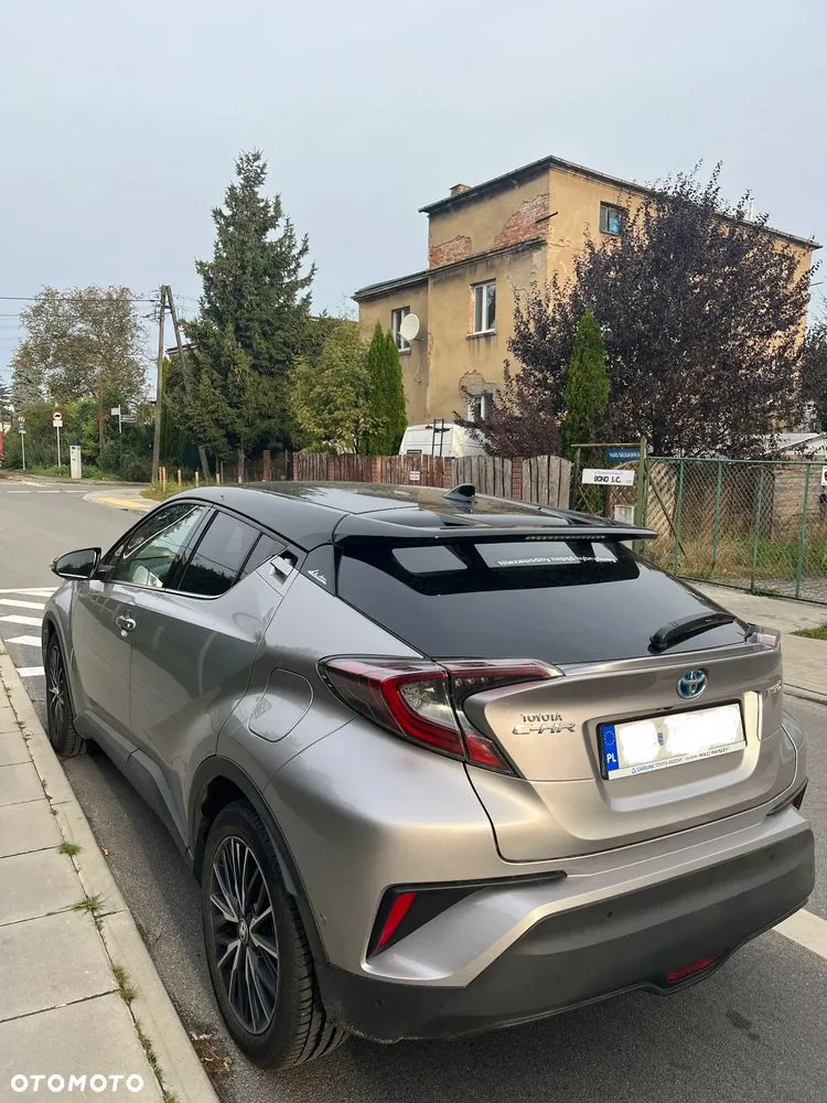 Toyota C-Hr 2018 photo 2