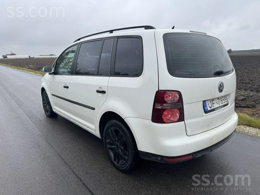 Volkswagen Touran 2009 photo 5