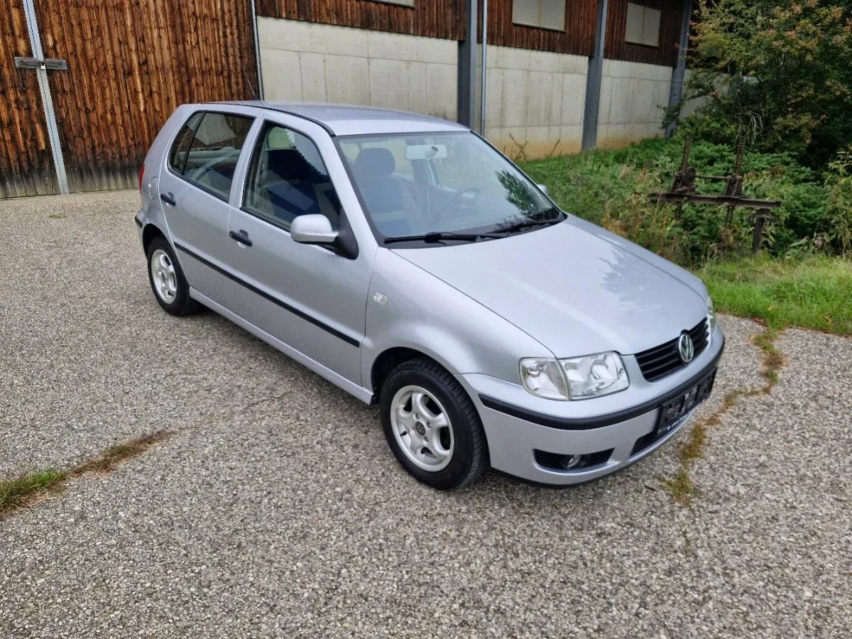 Volkswagen Polo 2001 photo 2