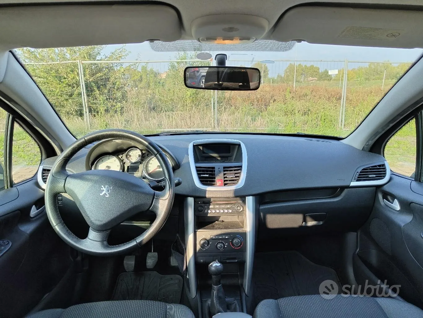 Peugeot 207 2011 photo 5