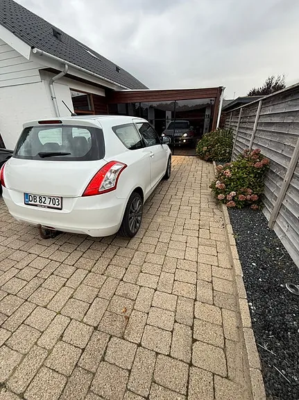 Suzuki Swift 2011 photo 5