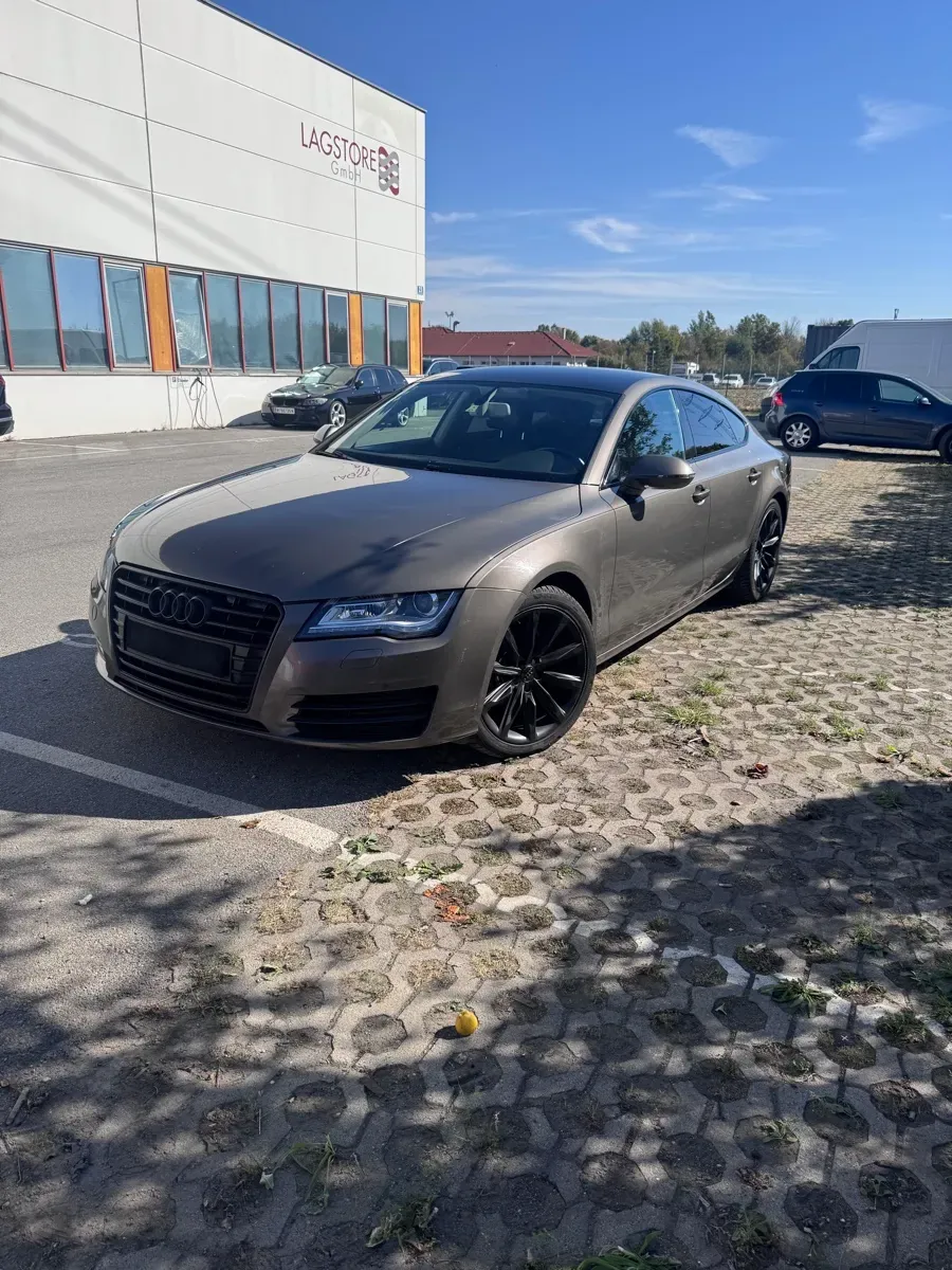 Audi A7 2011 photo 2