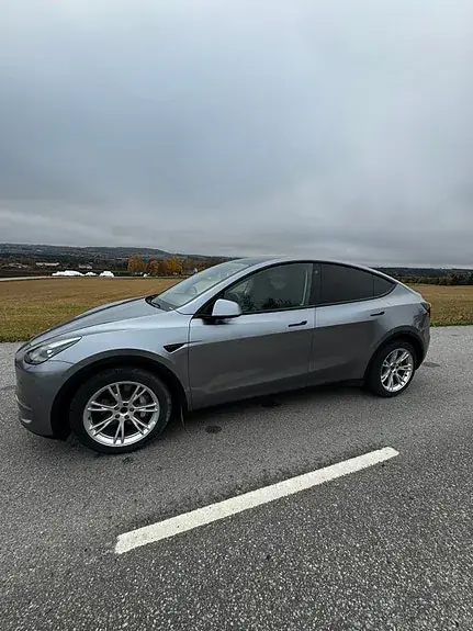 Tesla Model Y 2024 photo 4