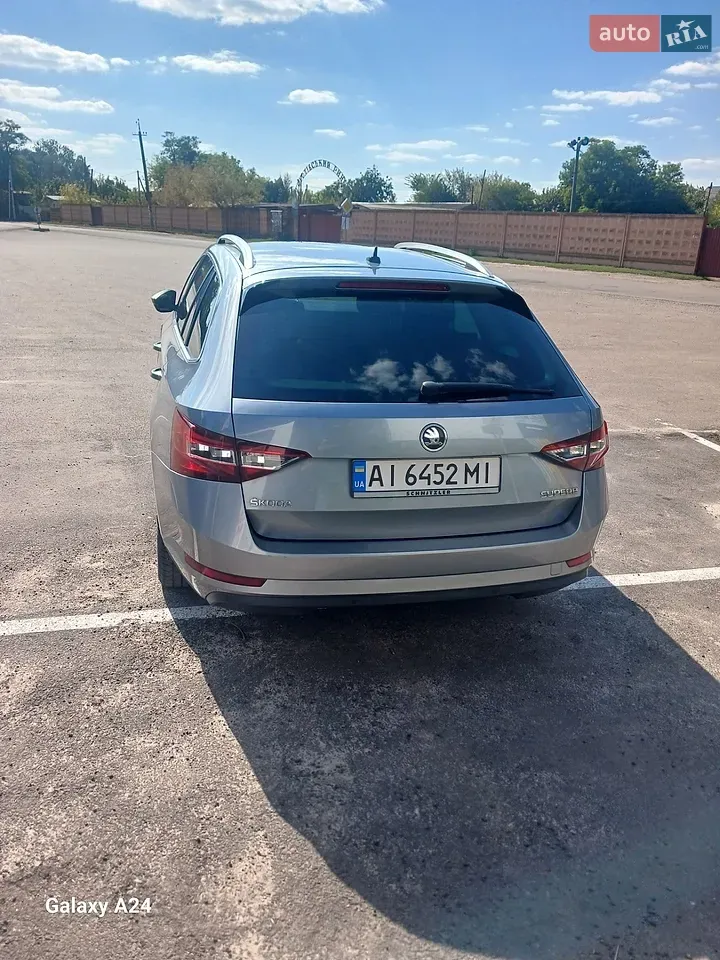 Skoda Superb 2016 photo 4