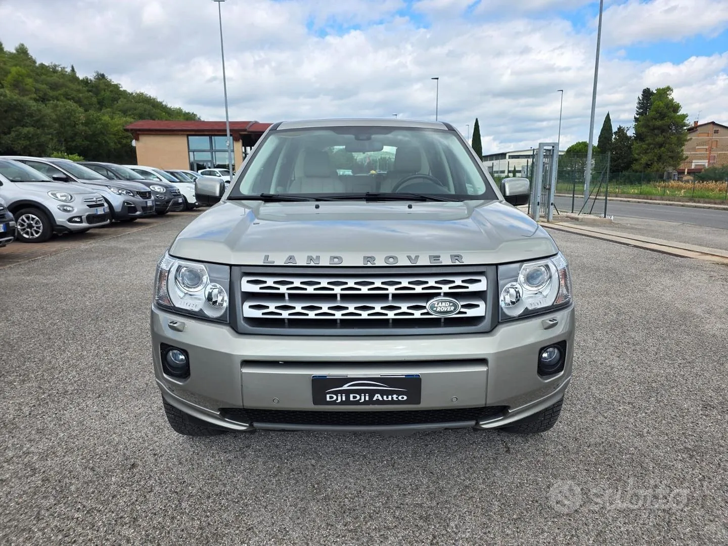 Land Rover Freelander 2012 photo 2
