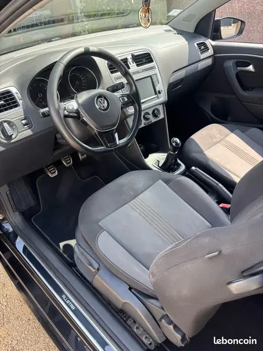 Volkswagen Polo 2016 photo 3