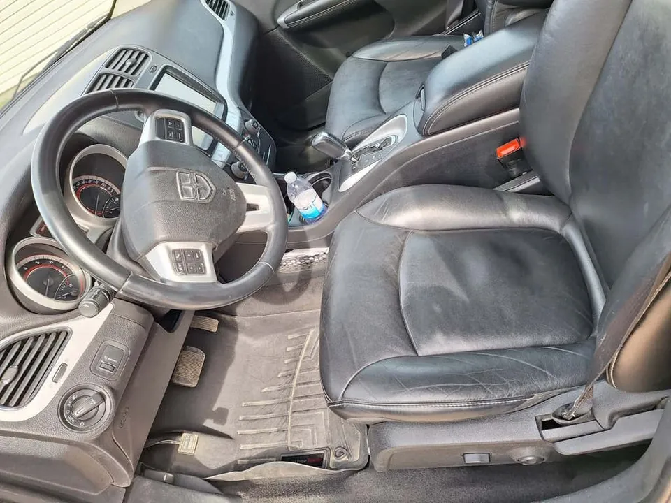 Dodge Journey 2012 photo 2
