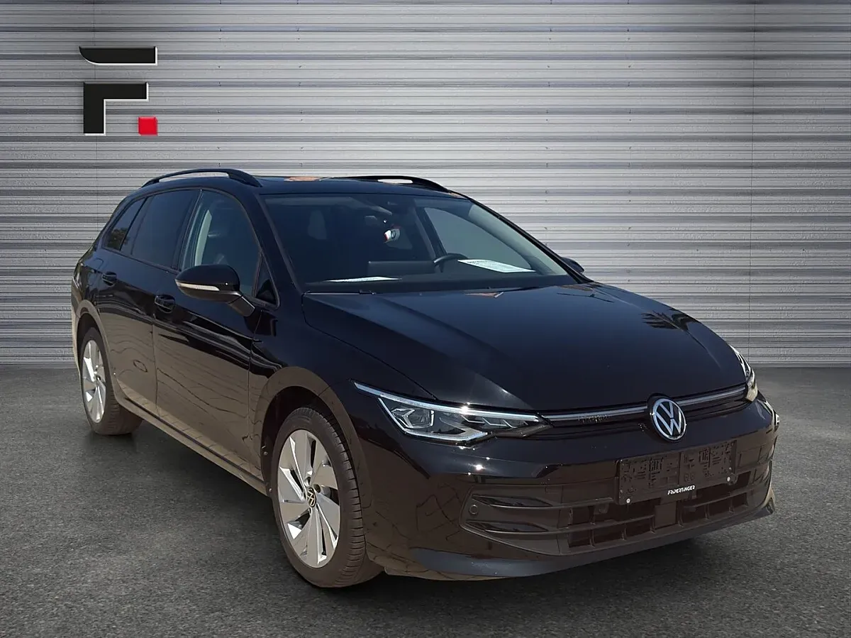 Volkswagen Golf 2024 photo 3