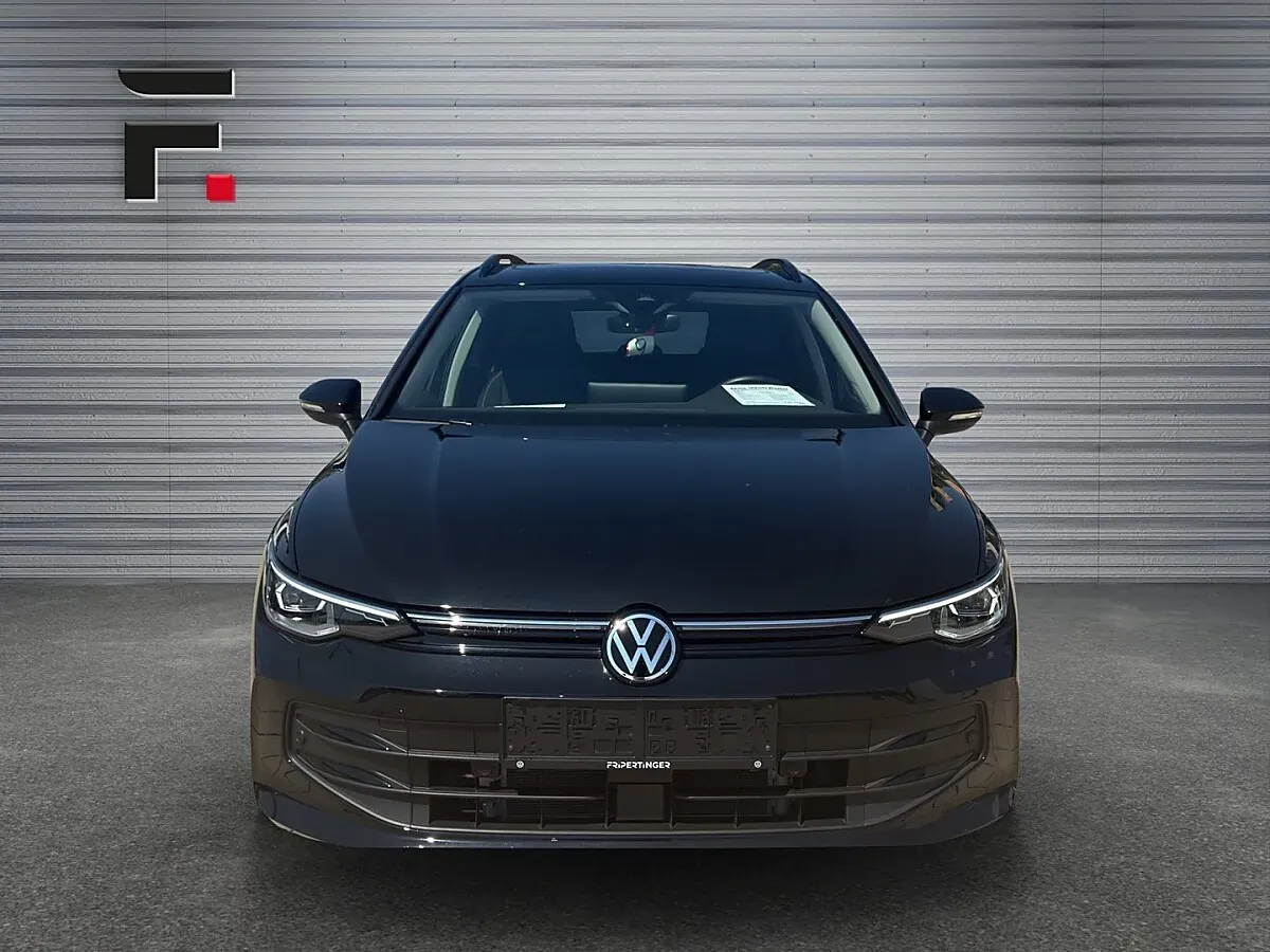 Volkswagen Golf 2024 photo 2