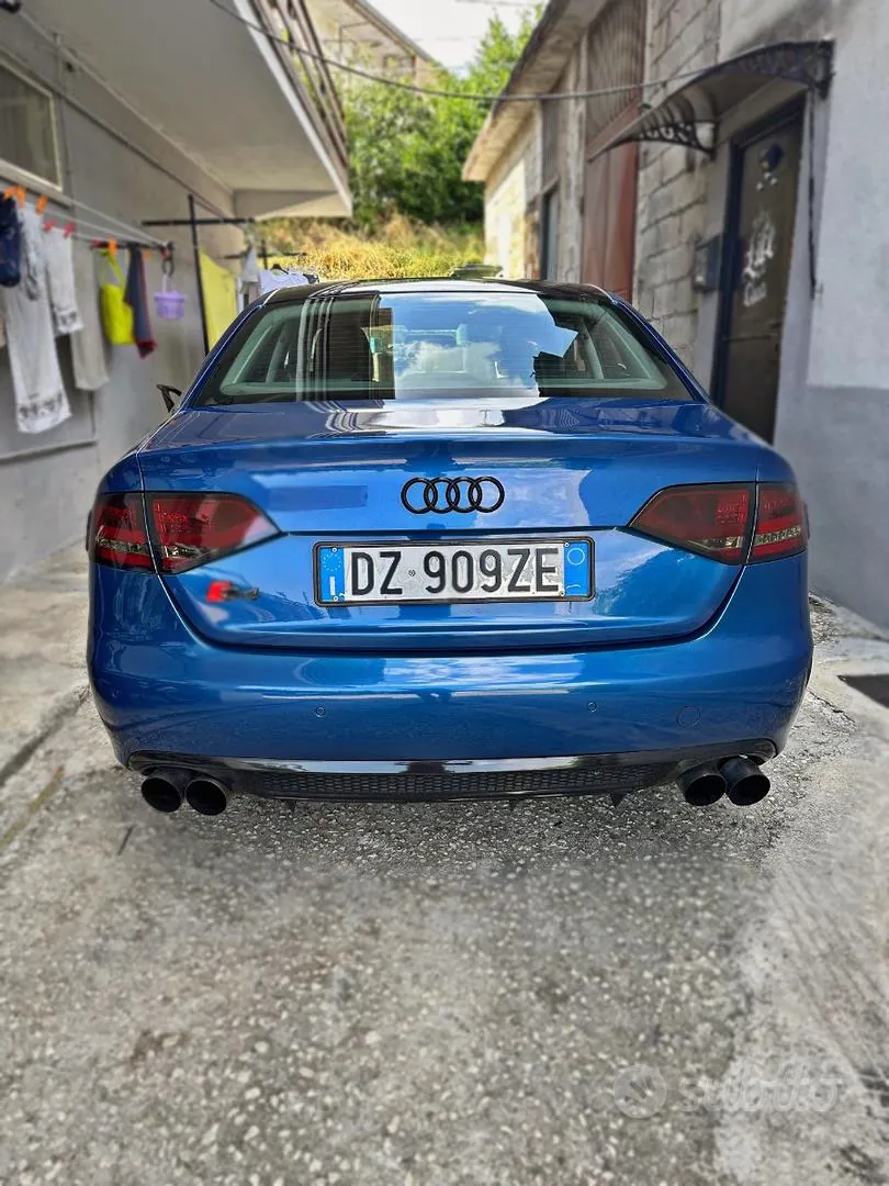 Audi A4 2010 photo 4