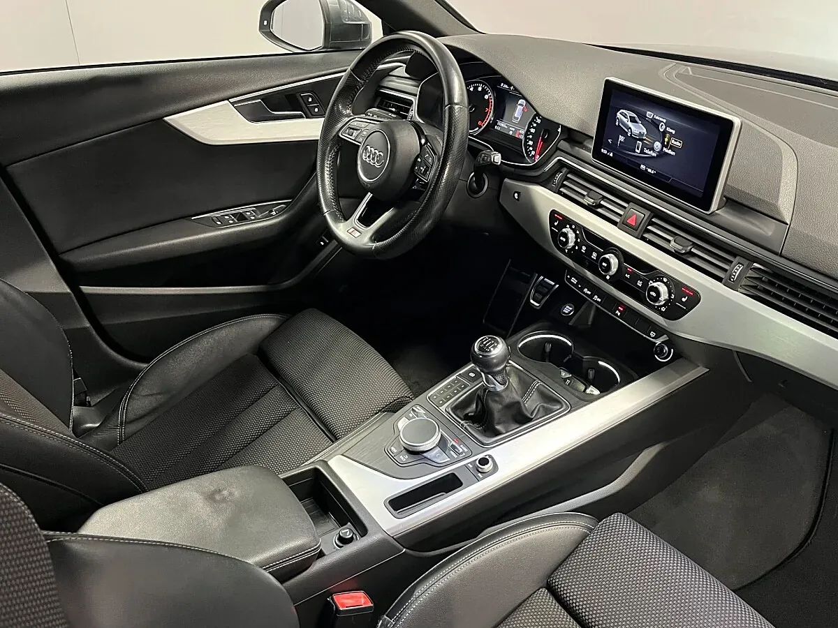 Audi A4 2017 photo 2