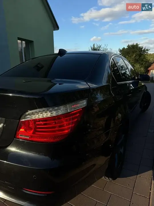 BMW 5 Series 2009 photo 3