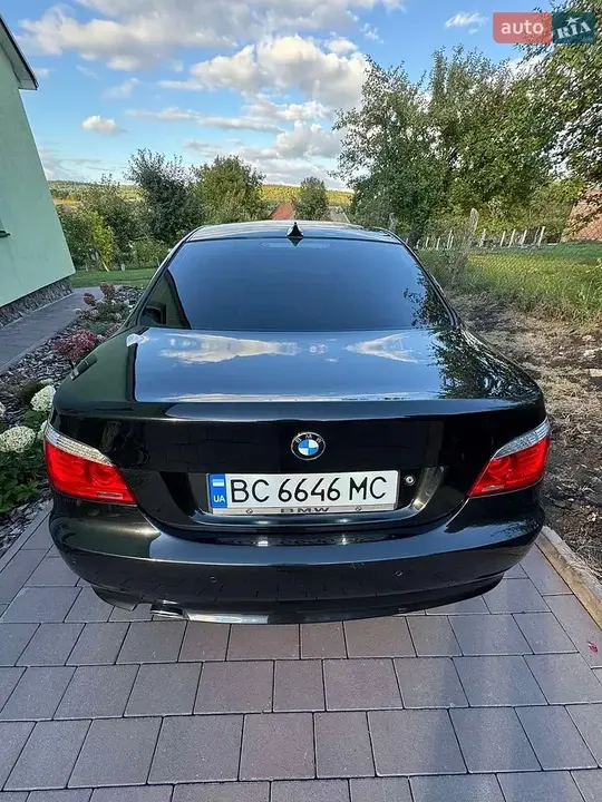 BMW 5 Series 2009 photo 2