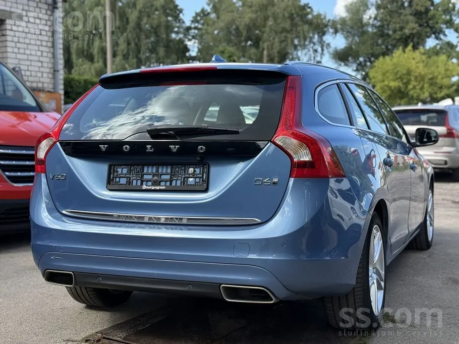Volvo V60 2016 photo 2