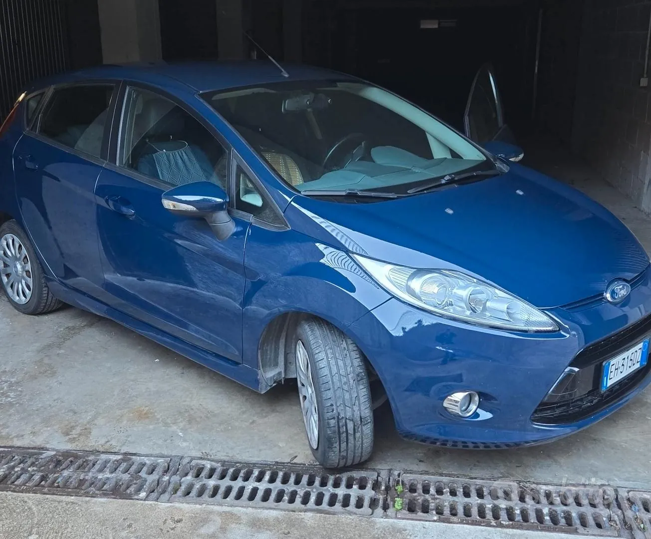 Ford Fiesta 2011 photo 2