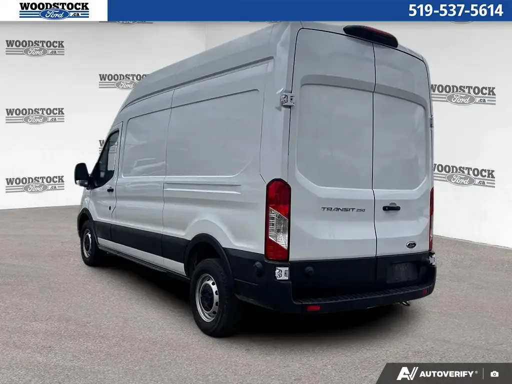 Ford Transit Cargo Van 2024 photo 4