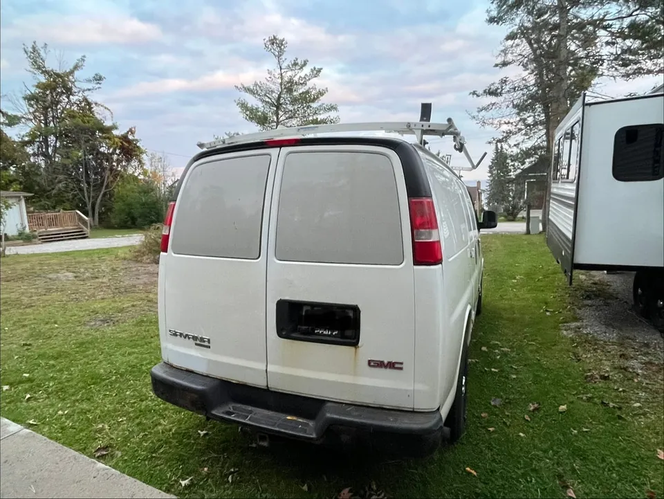 GMC Savana 2016 photo 4