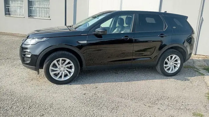 Land Rover Discovery Sport 2016 photo 3