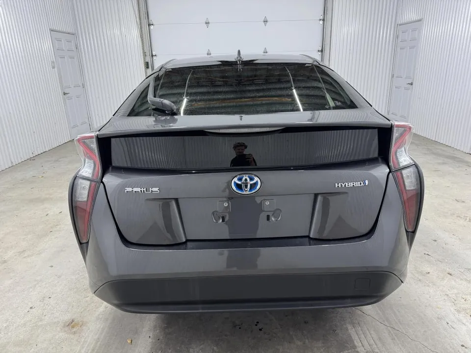 Toyota Prius 2017 photo 5
