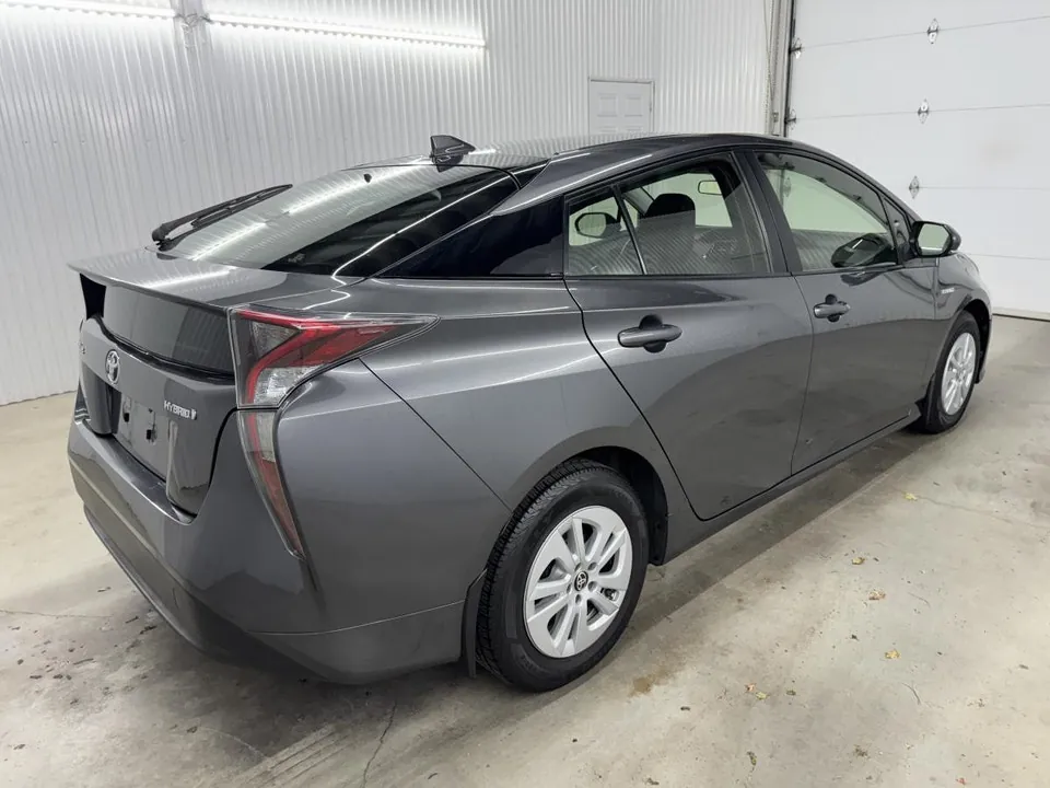 Toyota Prius 2017 photo 4