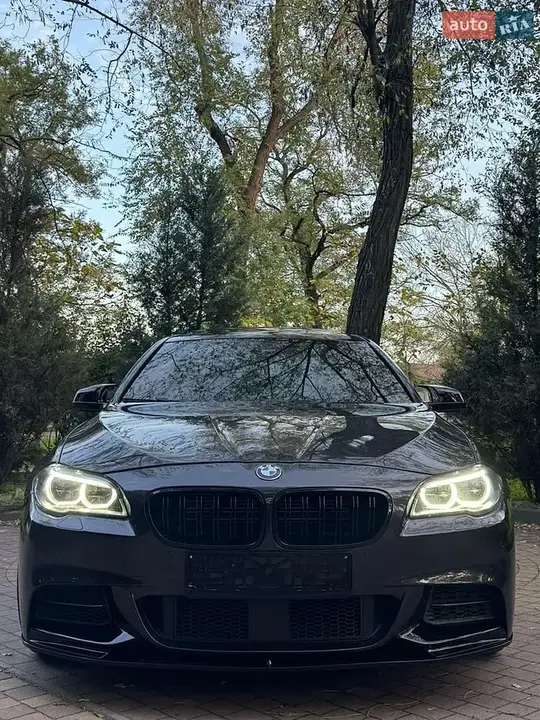 BMW 5 Series 2013 photo 2