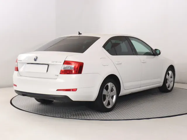 Skoda Octavia 2013 photo 4