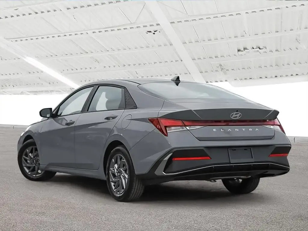 Hyundai Elantra 2026 photo 4