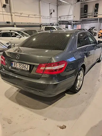 Mercedes-Benz E 220 D 2010 photo 4