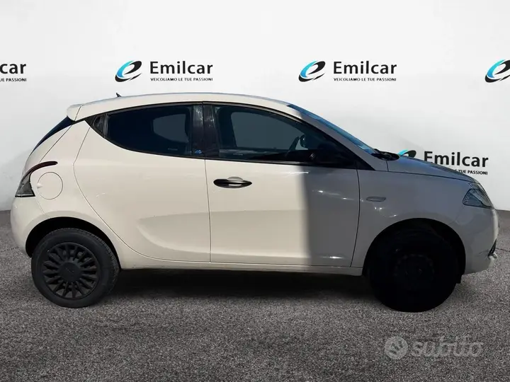 Lancia Ypsilon 2018 photo 3