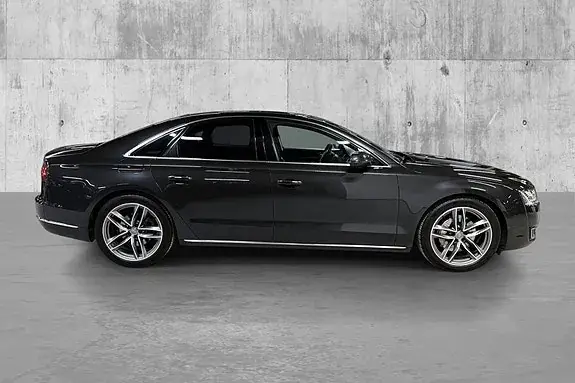 Audi A8 2015 photo 5