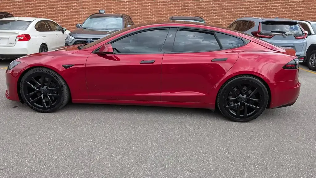 Tesla Model S 2023 photo 2