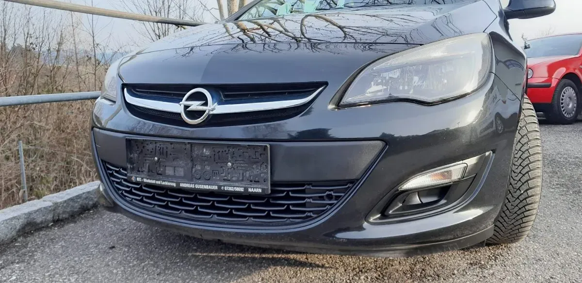 Opel Astra 2012 photo 3