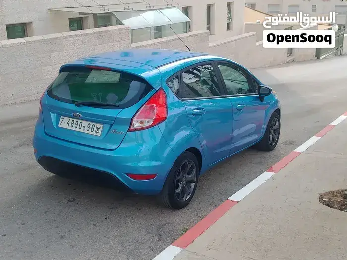 Ford Fiesta 2013 photo 2