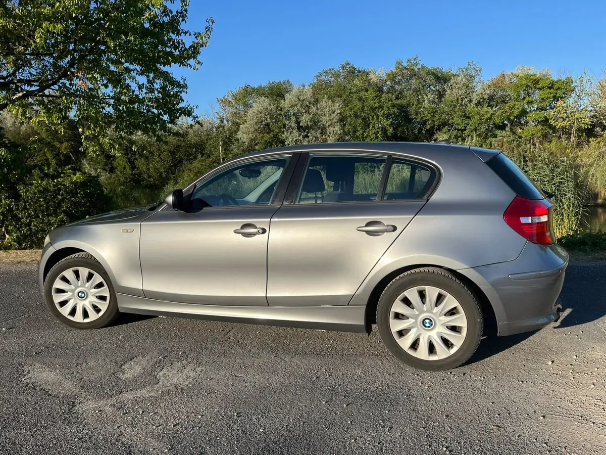 BMW 1 Series 2011 photo 2