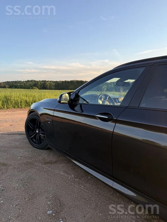 BMW 530 2013 photo 5