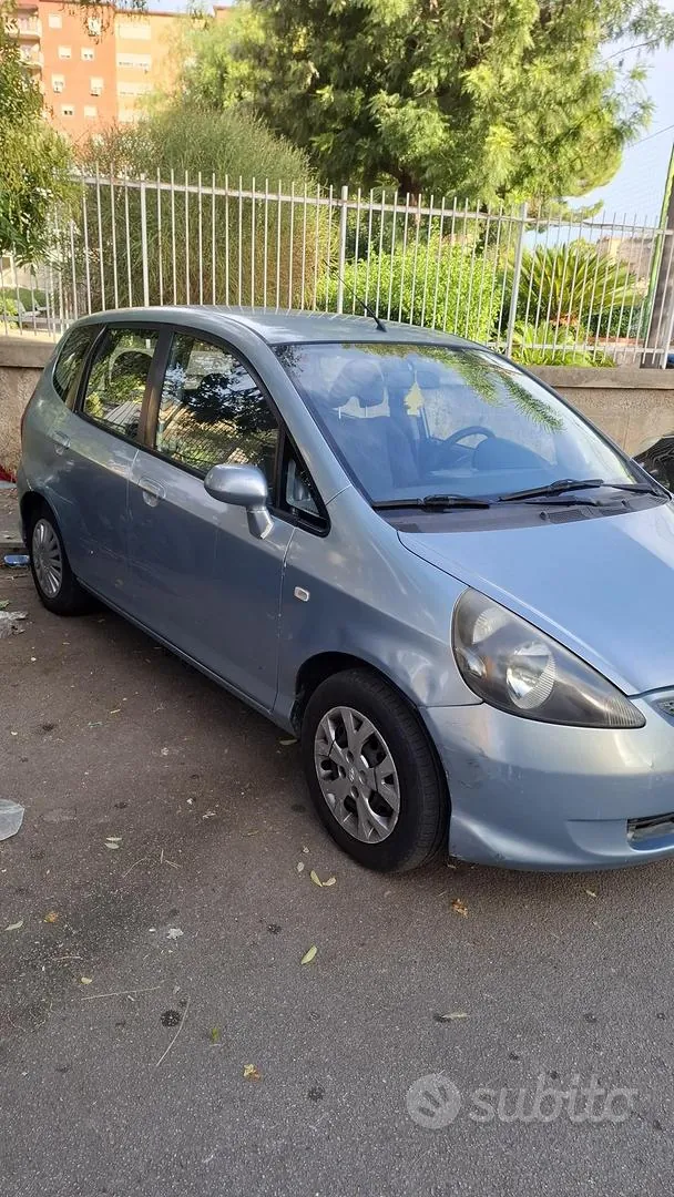 Honda Jazz 2005 photo 2