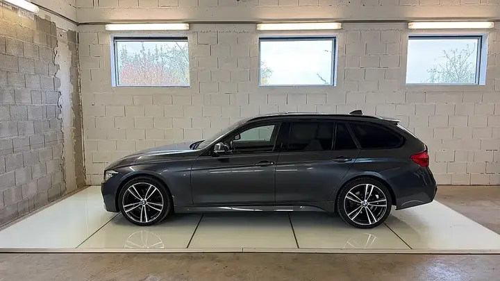 BMW 3 Series 2016 photo 2